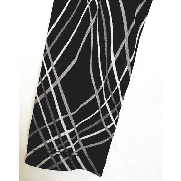 INC International Concepts Black White Abstract Top Long Sleeves Boat Neck Sz M - Picture 2 of 5